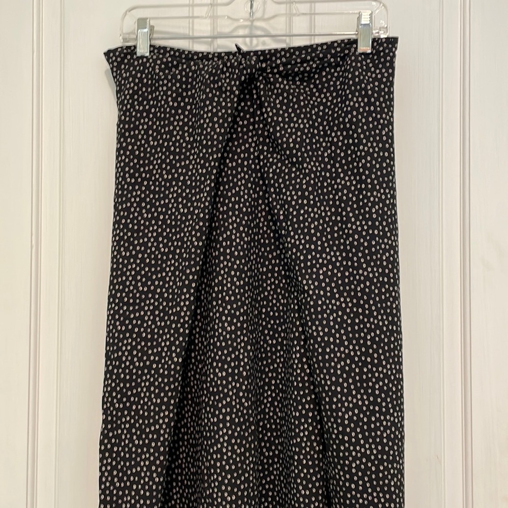 Long black with white dotted print Vince skirt with softly knotted front